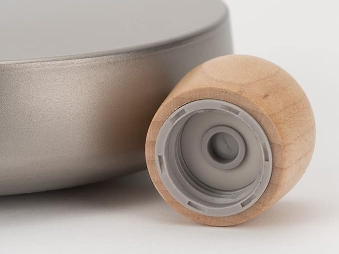 Snow Peak Titanium Flask, preserves liquor's taste