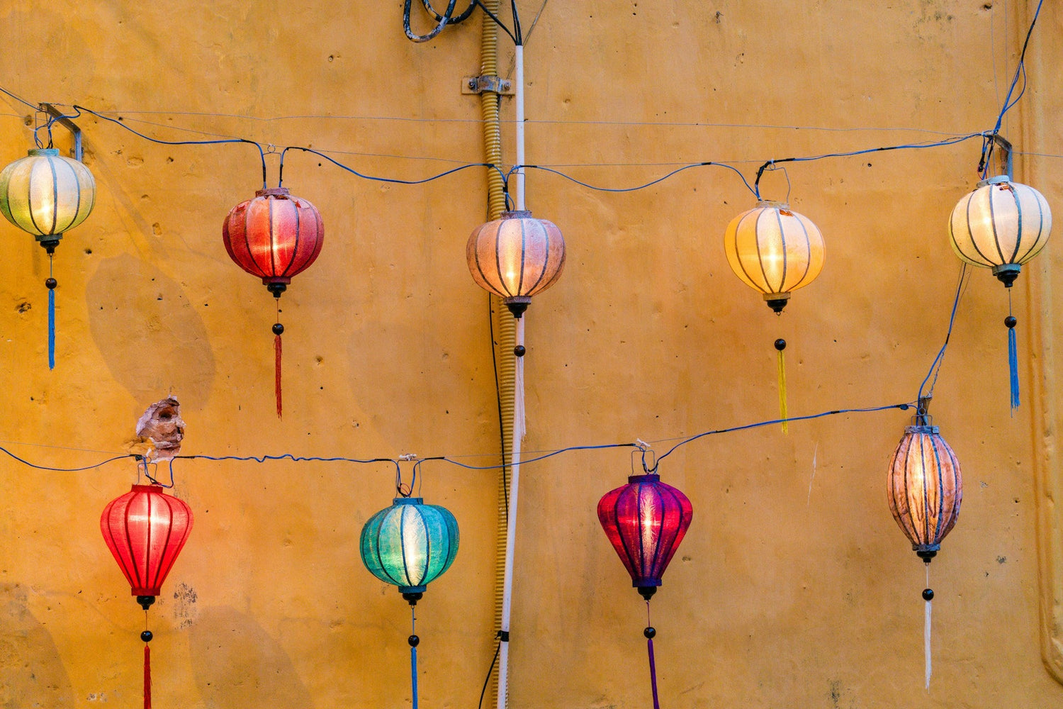 High-quality-electric-lanterns-for-camping-hiking-and-outdoor-lighting