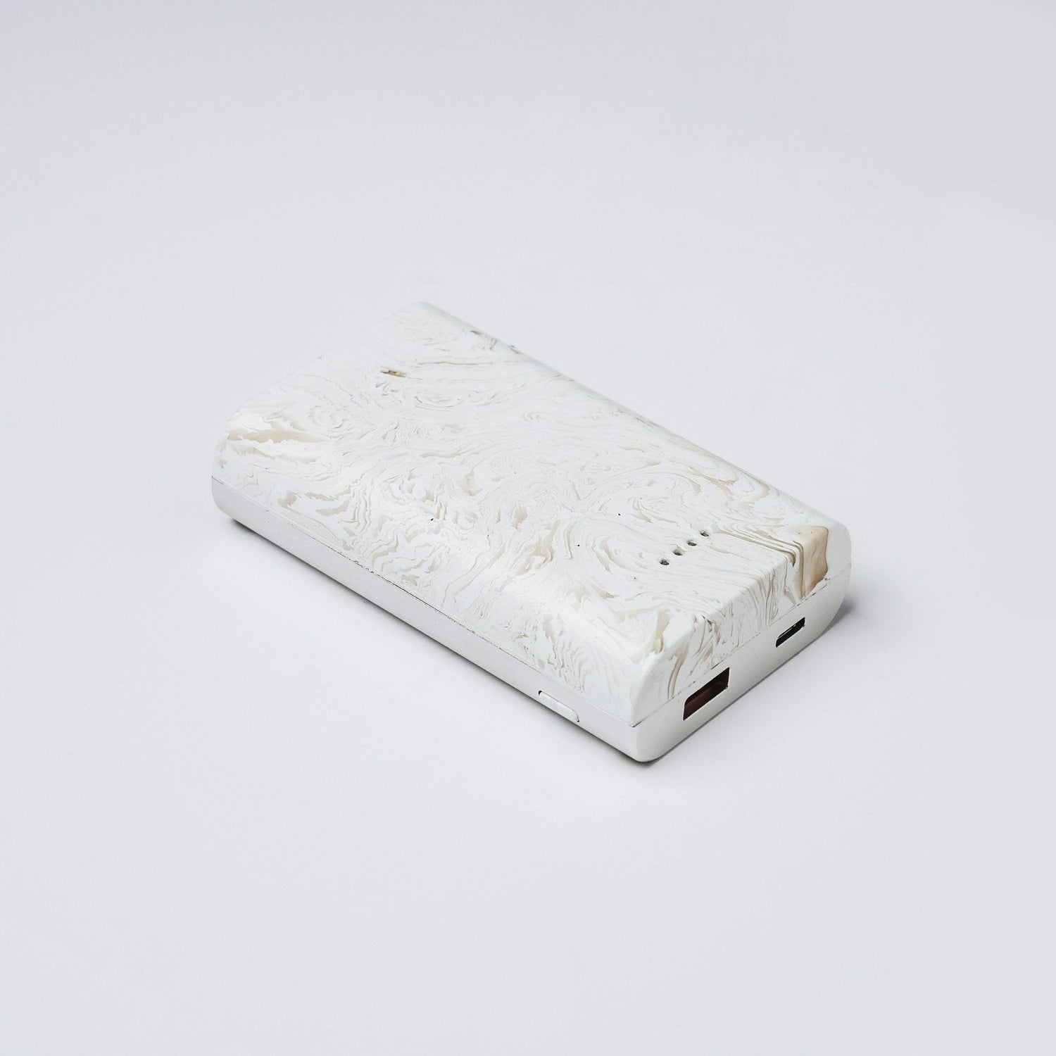 Eco-friendly-solar-chargers-for-camping-hiking-and-outdoor-adventures-Stay-powered-on-the-go-with-reliable-solar-powered-solutions-from-Campin-Mihee-Shop.
